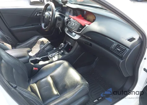 2015 Honda Accord Sport z USA, uszkodzony, nr VIN 1HGCR2F50FA211916